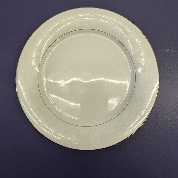 Noritake Ranier 6909 Dinner Plate White Floral & Platinum Trim 10-1/2” Vtg Set 4 - Picture 1 of 5